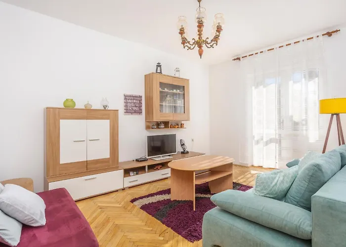 Cozy Home In Omisalj With Wifi